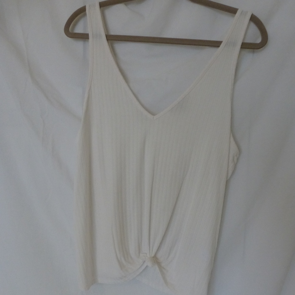 ribbed v-neck tank top
